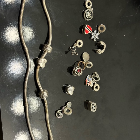 2 pandora bracelets and 14 charms - Picture 8 of 11